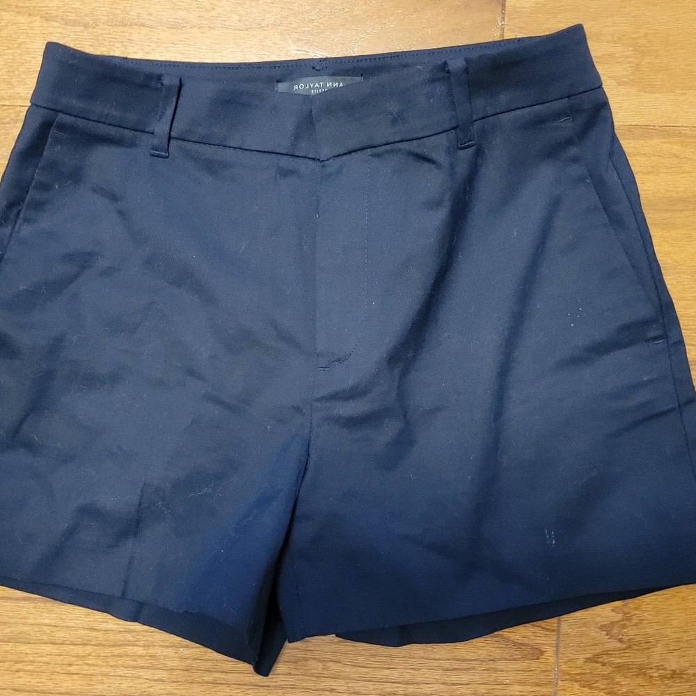 Ann Taylor Black Women's Shorts NEAR NEW 2P